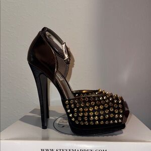 Steve Madden Black and Gold Bronze Studded Women's Heels.